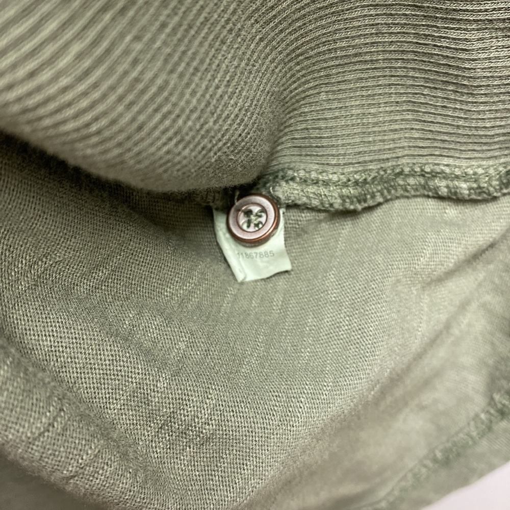 Button down top - Picture 9 of 10